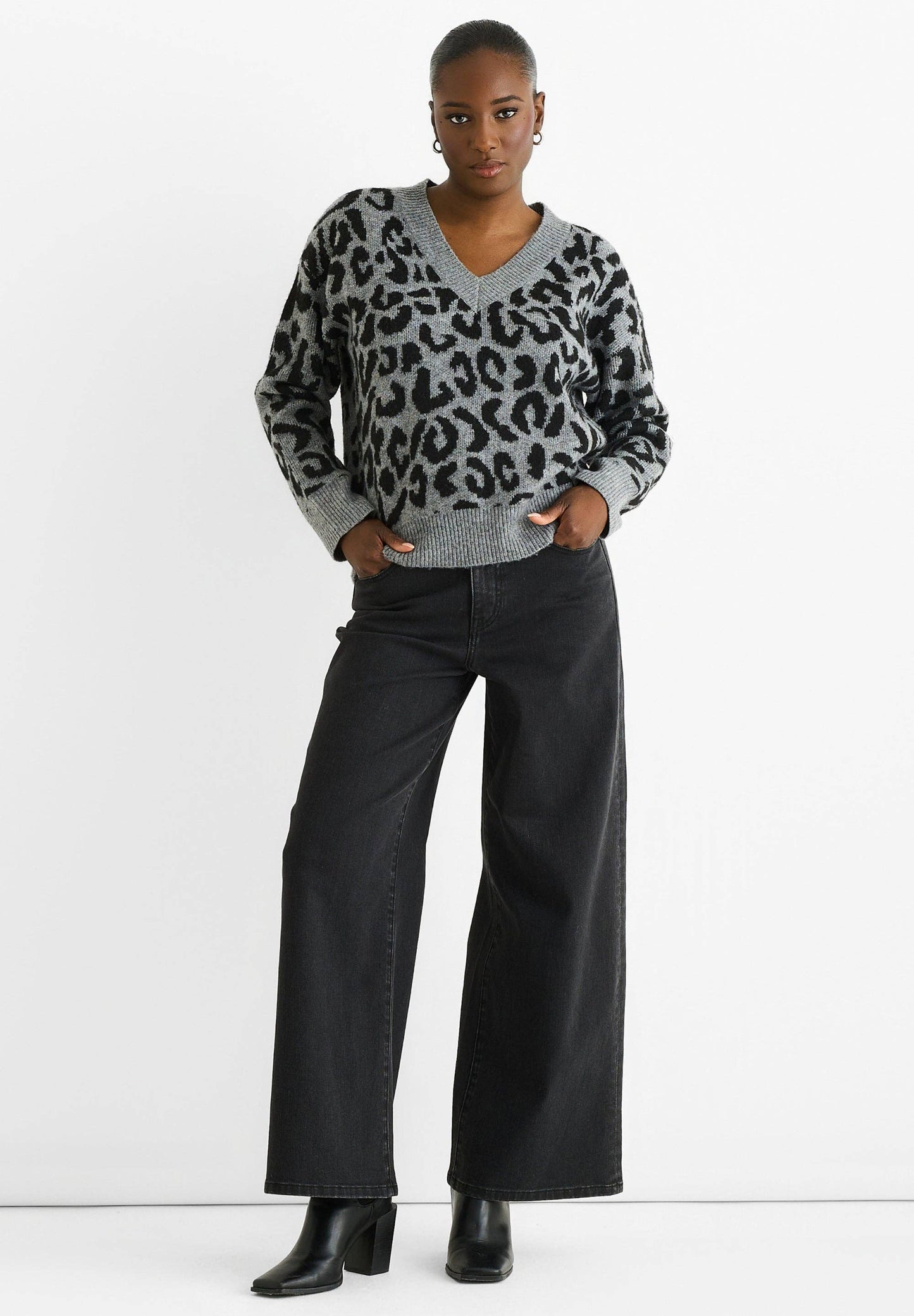 Grey Animal V Neck Short Knit Jumper